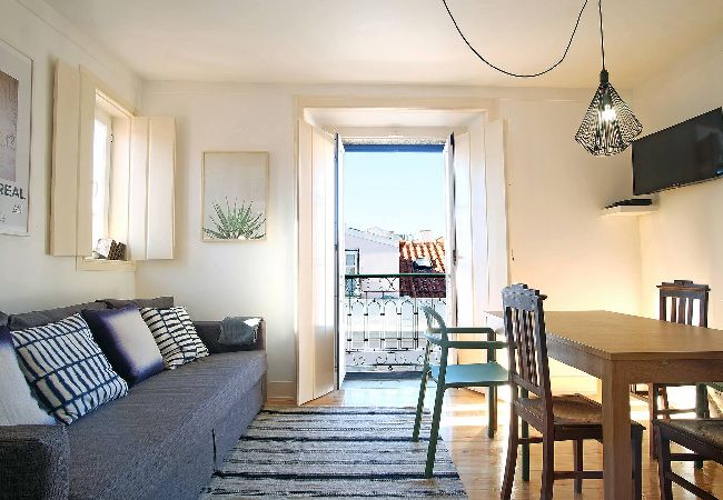 Apartamento em Lisboa - BH4E - Apartamento com Luz Natural no Bairro Alto