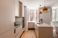 Apartamento em Lisboa - A2 - Espaçoso Apartamento na Bica