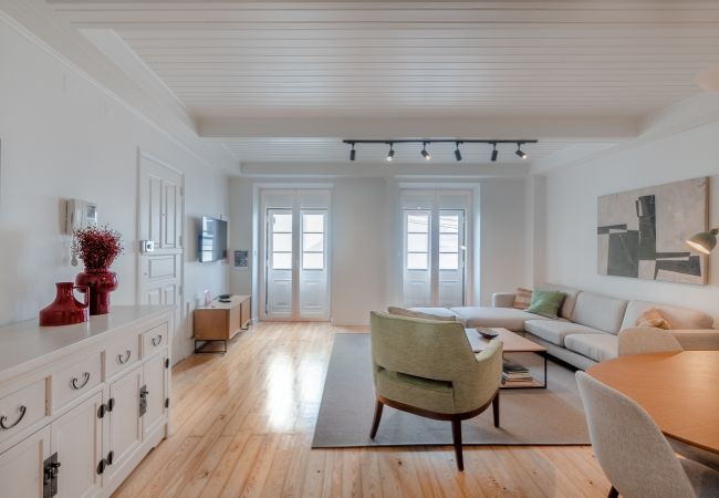 Apartamento em Lisboa - BE - Moderno com Pátio Priv na Bica