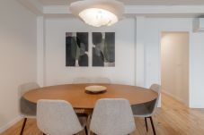 Apartamento em Lisboa - BE - Moderno com Pátio Priv na Bica