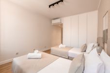 Apartamento em Lisboa - A2+1 - Dois Apts no Coração da Bica