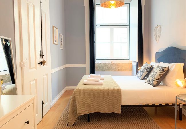 Apartamento em Lisboa - S.Juliao 2E+2D