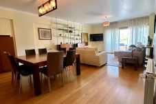 Apartamento em Parede - Bafureira - Elegante Apartamento na Linha