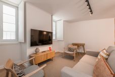 Apartment in Lisbon - A2 - Espaçoso Apartamento na Bica
