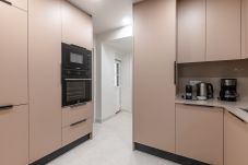 Apartment in Lisbon - BE - Moderno com Pátio Priv na Bica