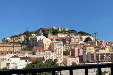 Apartment in Lisbon - MM2 - Elegante com Parque Privado e Vista Castelo