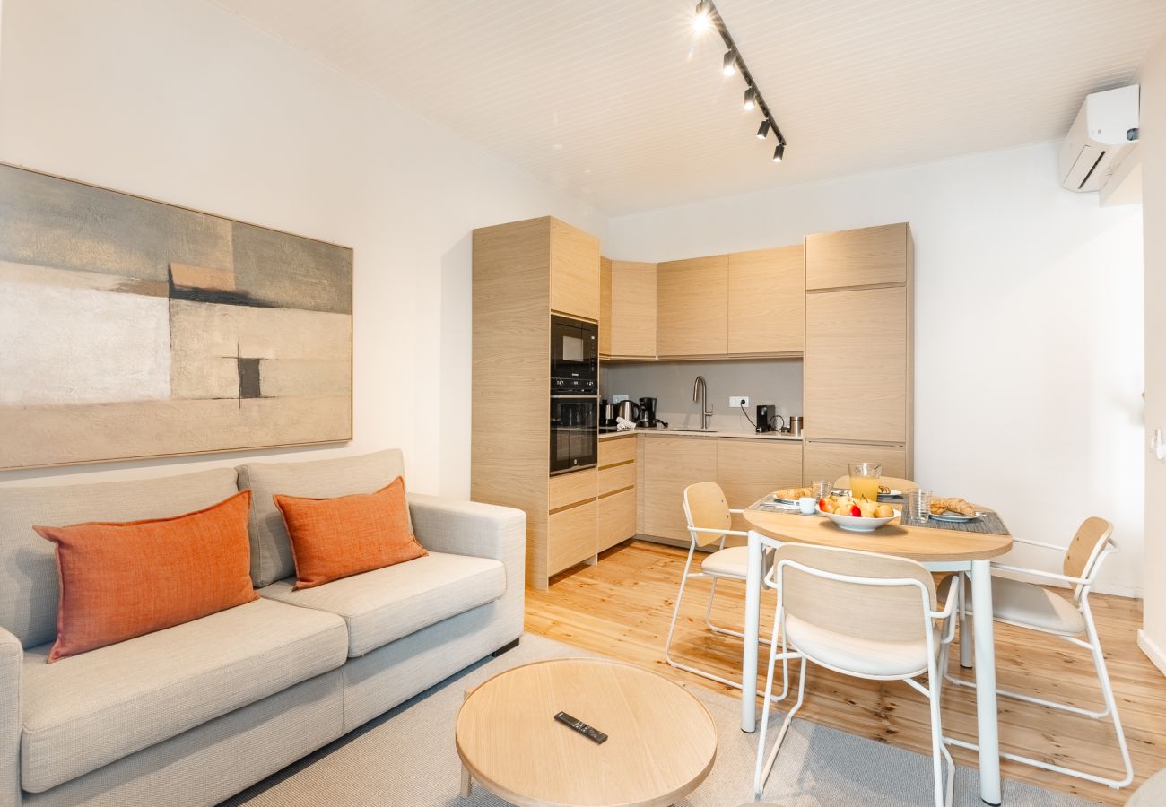 Apartment in Lisbon - PN Renovated! Central Lisbon with Iconic Tram 28 View and A/C