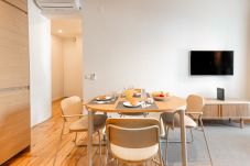 Apartment in Lisbon - PN Renovated! Central Lisbon with Iconic Tram 28 View and A/C