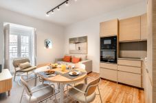 Apartment in Lisbon - PN Renovated! Central Lisbon with Iconic Tram 28 View and A/C