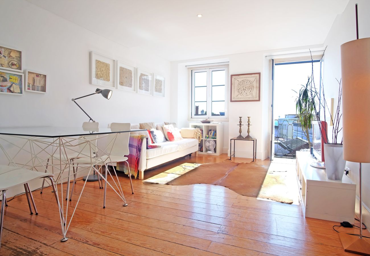 Apartment in Lisbon - DPJ - Luz Natural & Design no Príncipe Real