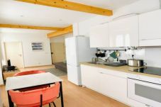 Apartment in Lisbon - RSRC - Apartamento Luminoso e Central na Estefânia