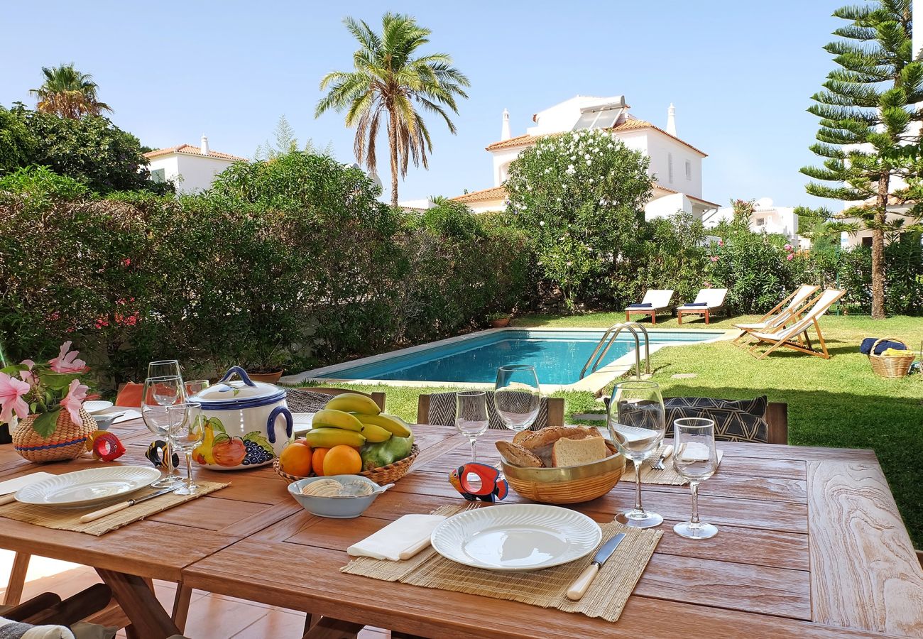 Villa in Quarteira - VV - Villa Incrível em Vilamoura com Piscina